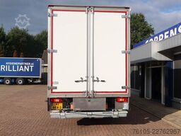 Volvo FM 330 Bakwagen + DHollandia 1500 kg