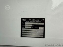 MERCEDES-BENZ AROCS 3548 8x4 Euro 6 Meiller Kipper Bordmatik