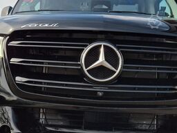 MERCEDES-BENZ 519 Sunset S 4 Ferqui Lagerfahrzeug Stock