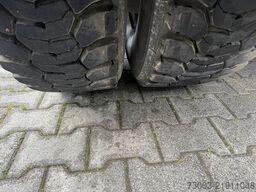 Volvo FM 330 6X2*4