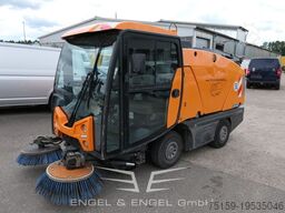 Johnston CN200 Sweeper