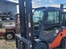 Toyota 52-8FDF30 nur 871 Stunden