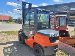 Toyota 52-8FDF30 nur 871 Stunden