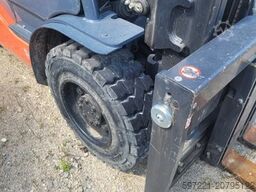 Toyota 52-8FDF30 nur 871 Stunden