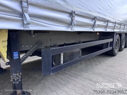 Schmitz Cargobull Curtainsider Mega