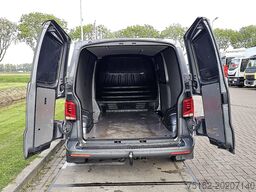 VOLKSWAGEN TRANSPORTER 2.0 TDI L2H1 Digital-Cockpit