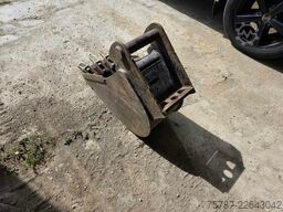 HYUNDAI Mobilbagger/ Kett Robex 30Z-9AK, div.Anbaugeräte