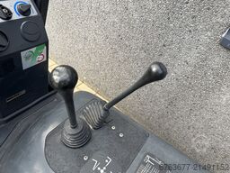 LINDE H18T-03 triplo 545 freelift sideshift 2002 6800uur LPG