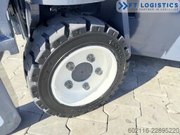 Combilift CB3000 DIESEL TRIPLEX 5500 FREE-LIFT