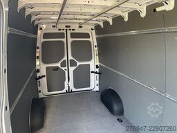VW Crafter Kasten 35 L4H3 NAV AHK äden