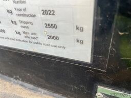 Giant G2500HD Xtra kniklader shovel