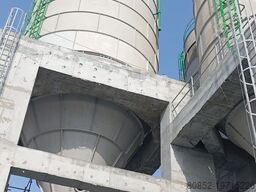 Polygonmach 2000 TONS BOLTED TYPE CEMENT SILO-STOCK