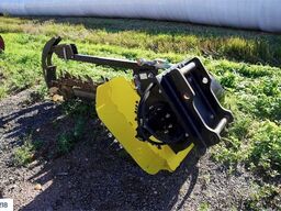 Digga BFT2 Chain digger w/ Combi attachment.