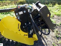 Digga BFT2 Chain digger w/ Combi attachment.