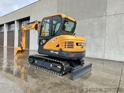 Hyundai R60 VS