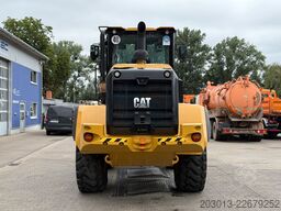 CATERPILLAR 930M Radlader mit Schaufel 2.090 BTH