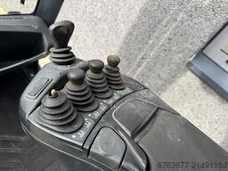 LINDE H25T-02 Triplo 550 freelift sideshift 4e functie 2015 9100uur LPG