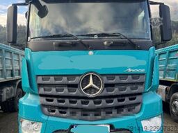 MERCEDES-BENZ Arocs 3742 8x4 mit Sermac Betonpummpe Bj 17