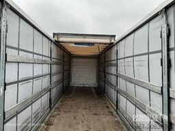 Schmitz Cargobull Curtainsider Standard Faltwandtür rechts