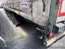 Schmitz Cargobull Curtainsider Mega