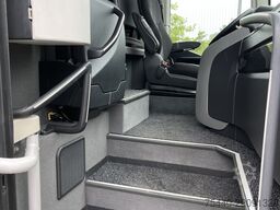 Mercedes-Benz Tourismo 16/2 RHD - nice bus - 57 seater