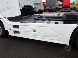 DAF XG 530 FT Skylight/Ret./2x Tank/PTO/Spoiler/LED