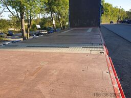 Fliegl 3-Achs Mega Plateau Sattelauflieger