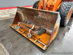 DOOSAN DL 200 inkl. Schaufel & Gabel Bj.2013 107kW