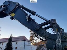 Volvo EC300el excavator w/ Toothed bucket, Sanding bucke