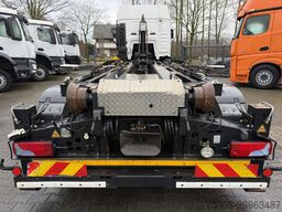 MAN TGS 35.420 8X2-6 Haken/ Silo M-TEC HLS 20