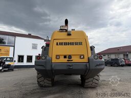 Liebherr L586 2plus2