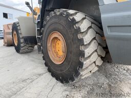 Liebherr L586 2plus2
