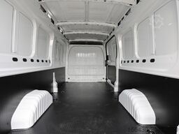 Maxus DELIVER 9