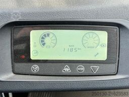 DOOSAN BR16R-7 Elektro Frontstapler mit Ladegerät