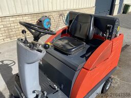 Hako Sweepmaster P980 RH, Veegmachine