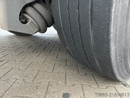 System Trailers - VeDeCar / Carrier Vector 1550 / Frigo / APK T...