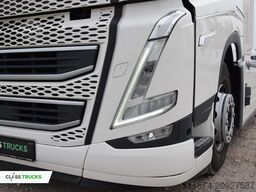 VOLVO FH 460 Globetrotter XL i-Save SideSkirts