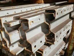 Länge: 2.200 mm / CS: 150 x 50 x 15 mm/ Materialstärke: 2,25 mm / cremeweiß