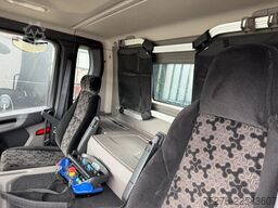 Scania P370 XT 6x2 HMF 3220-K6+Fly jib FJ600-K3 Euro 6D