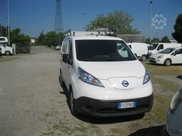 NISSAN eNV200