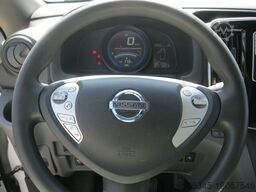 NISSAN eNV200