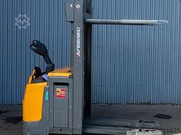 Jungheinrich ERC 216z / 2018y/ initiallift/ 7761h