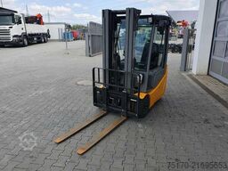 Jungheinrich EFG 215 / Triplex: 4.25m! / SS / nur 1.368h!
