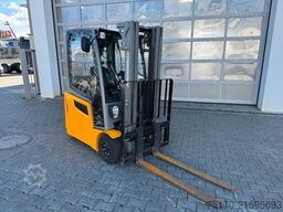 Jungheinrich EFG 215 / Triplex: 4.25m! / SS / nur 2.865h!