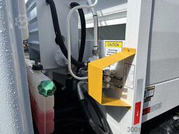 Mercedes-Benz Accelo 815  Accelo 815 4x2 Garbage Compactor
