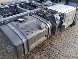 Renault D240 P 4x2 CHASSIS LOW 12 TON - WIELBASIS 5.60 ...