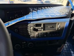 VOLVO FH 420 8x2 Silo Spitzer 2Kammer