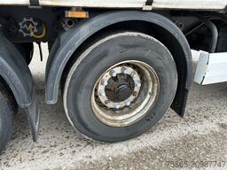 Krone Profi Liner / Curtainside / Lift + Steer axle /...