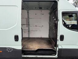 IVECO 35C21HA8V LED / HI-MATIC / 3-Ltr.
