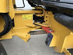 CAT 906M (8758)